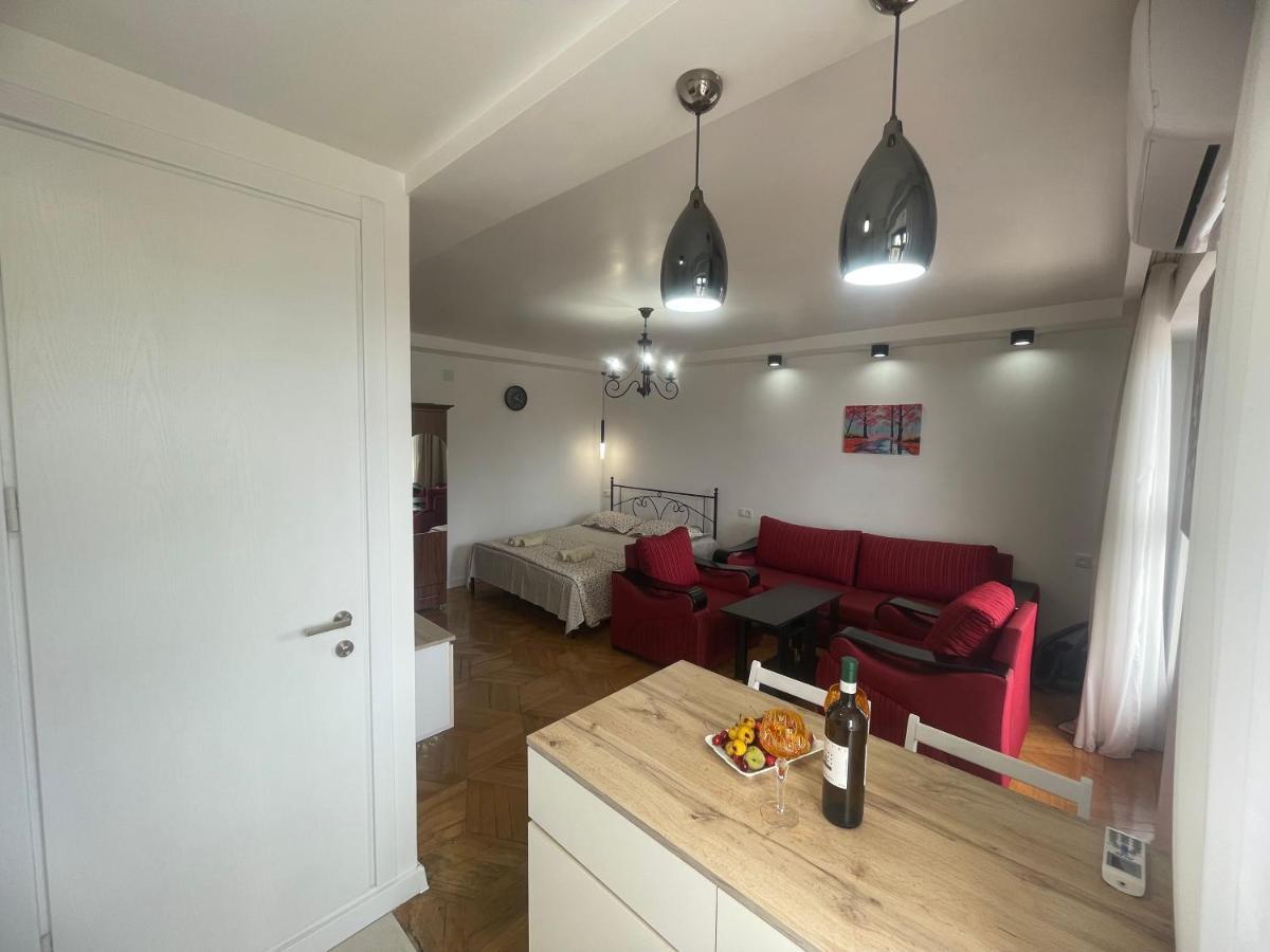 Apartment 2 Minutes From The Sea 巴统 外观 照片