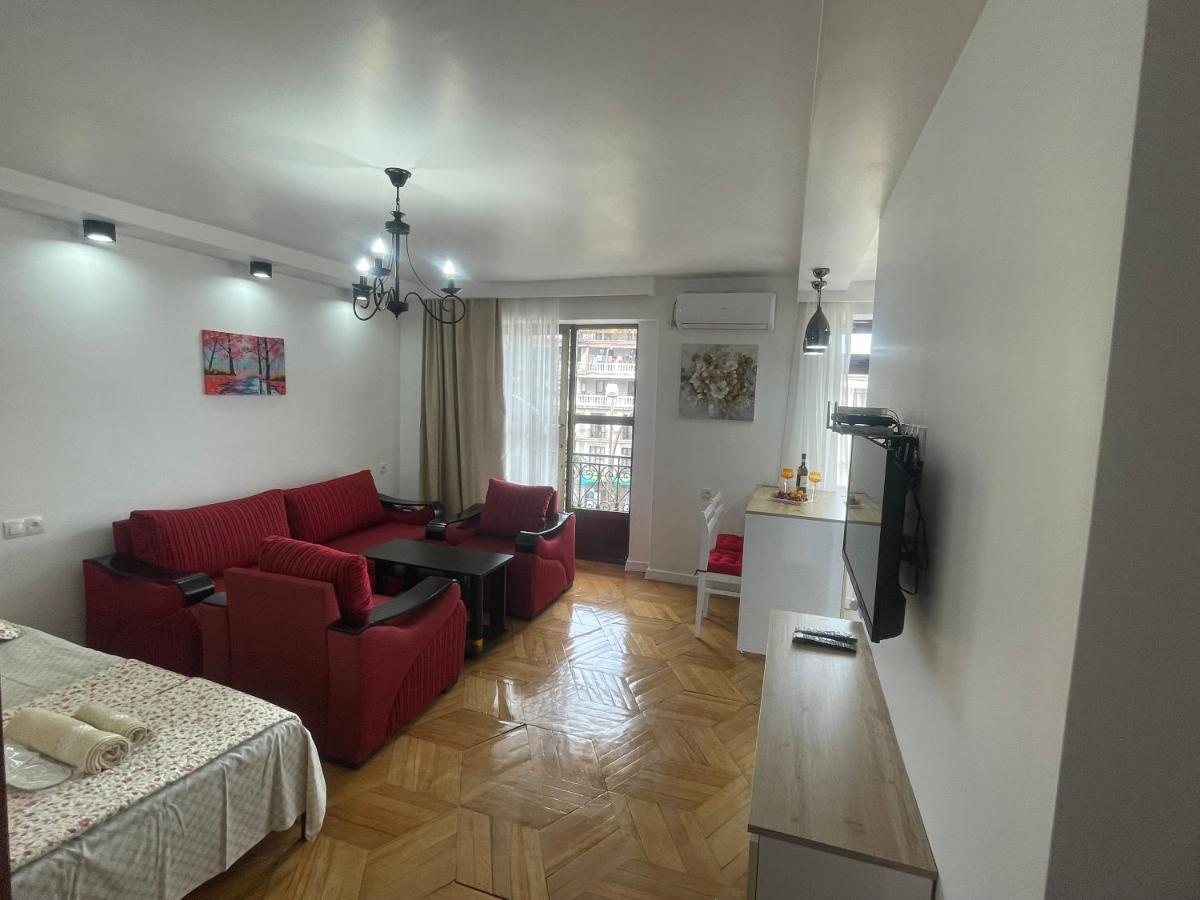 Apartment 2 Minutes From The Sea 巴统 外观 照片